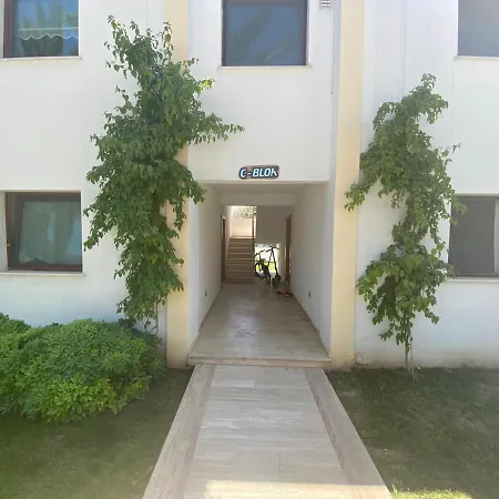 Cute 2+1 Apt With Common Pool - Centre *