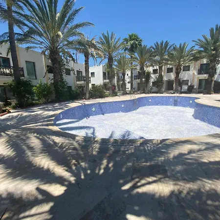 Cute 2+1 Apt With Common Pool - Centre Apartament